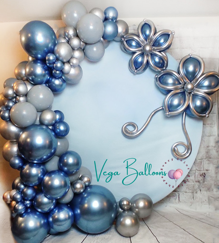 Round Backdrop with Blue Shiny Balloons