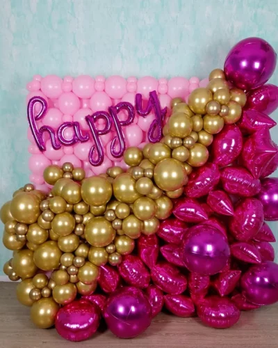 Balloon Wall with Foil Balloon