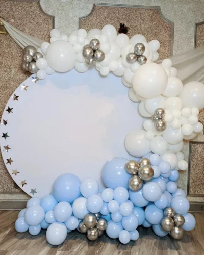 Round Backdrop with Blue/White Garland